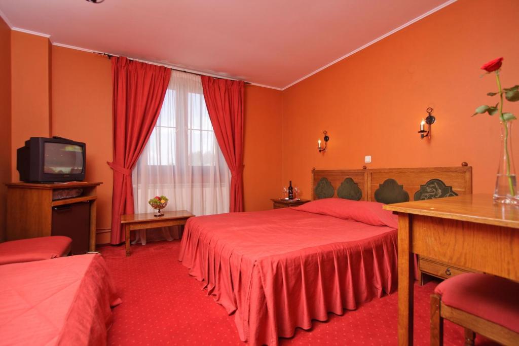 Hotel Castel Dracula Piatra Fantanele Ruang foto