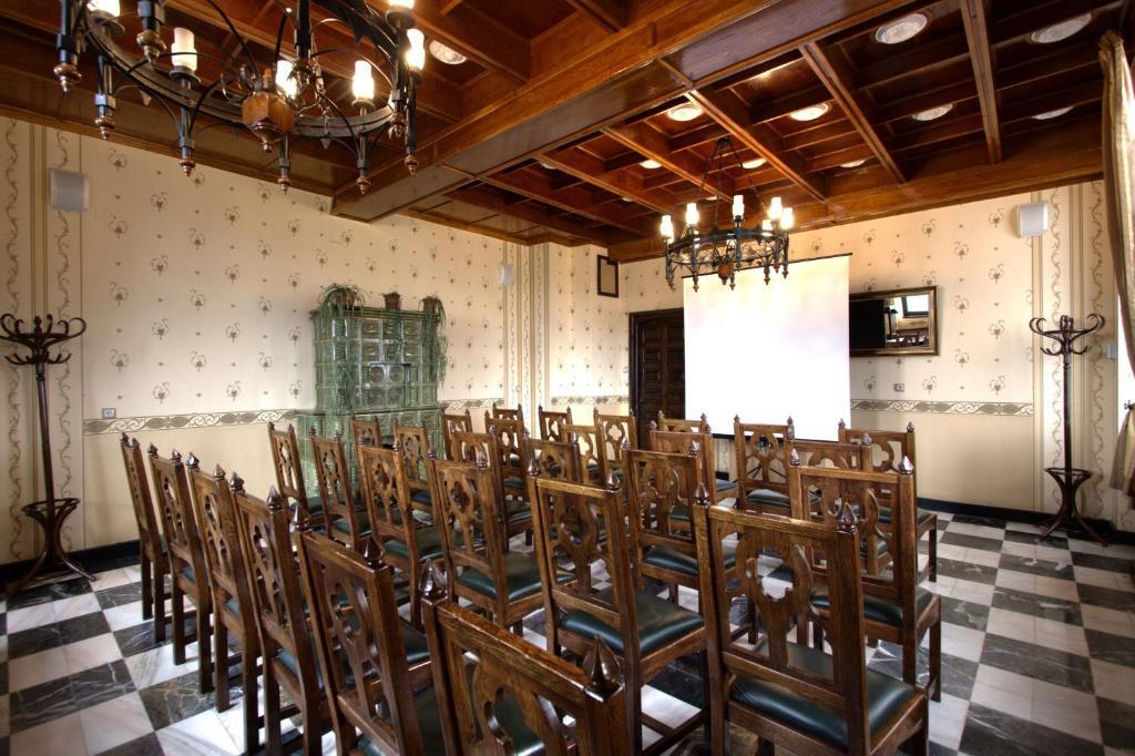 Hotel Castel Dracula Piatra Fantanele Bagian luar foto
