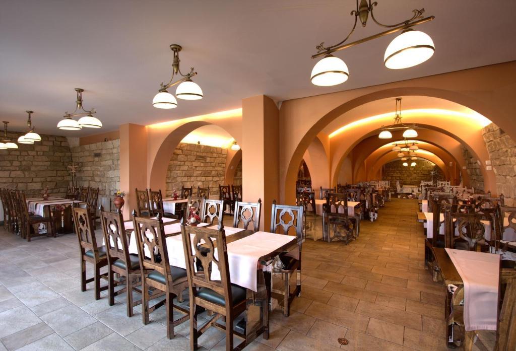 Hotel Castel Dracula Piatra Fantanele Bagian luar foto