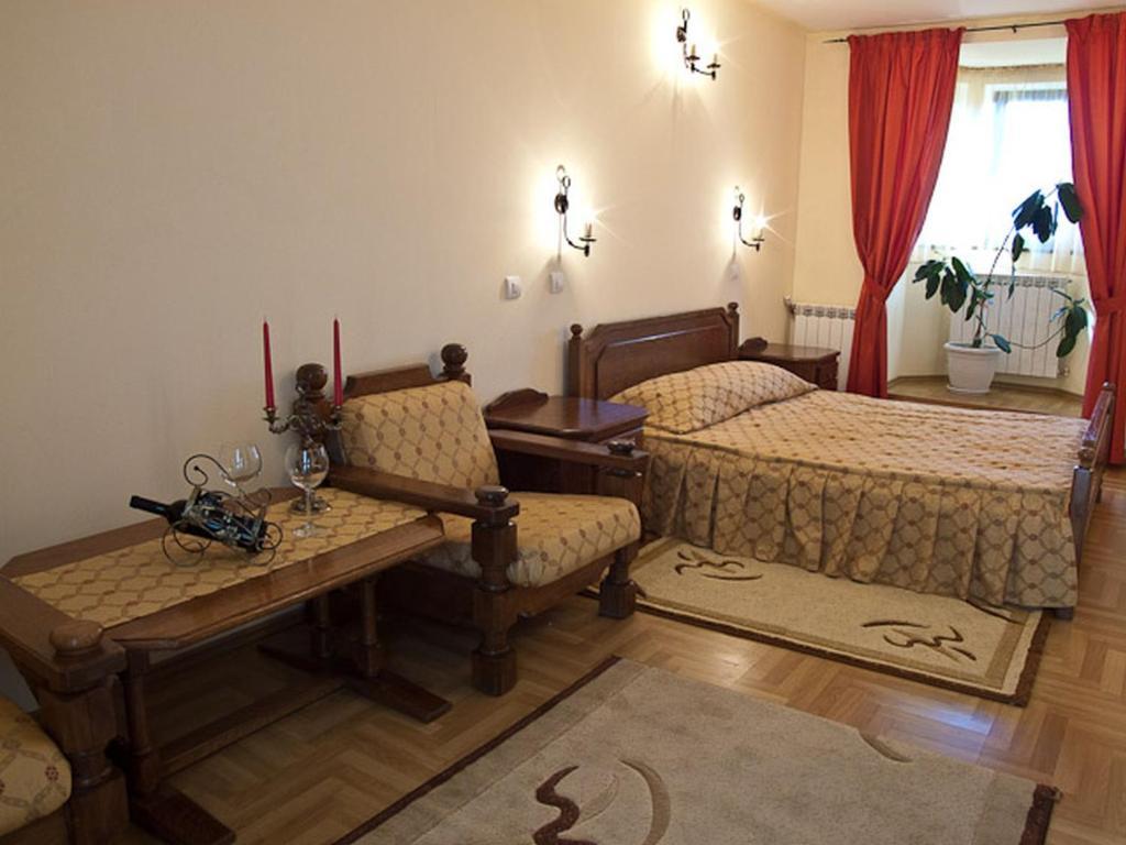 Hotel Castel Dracula Piatra Fantanele Ruang foto