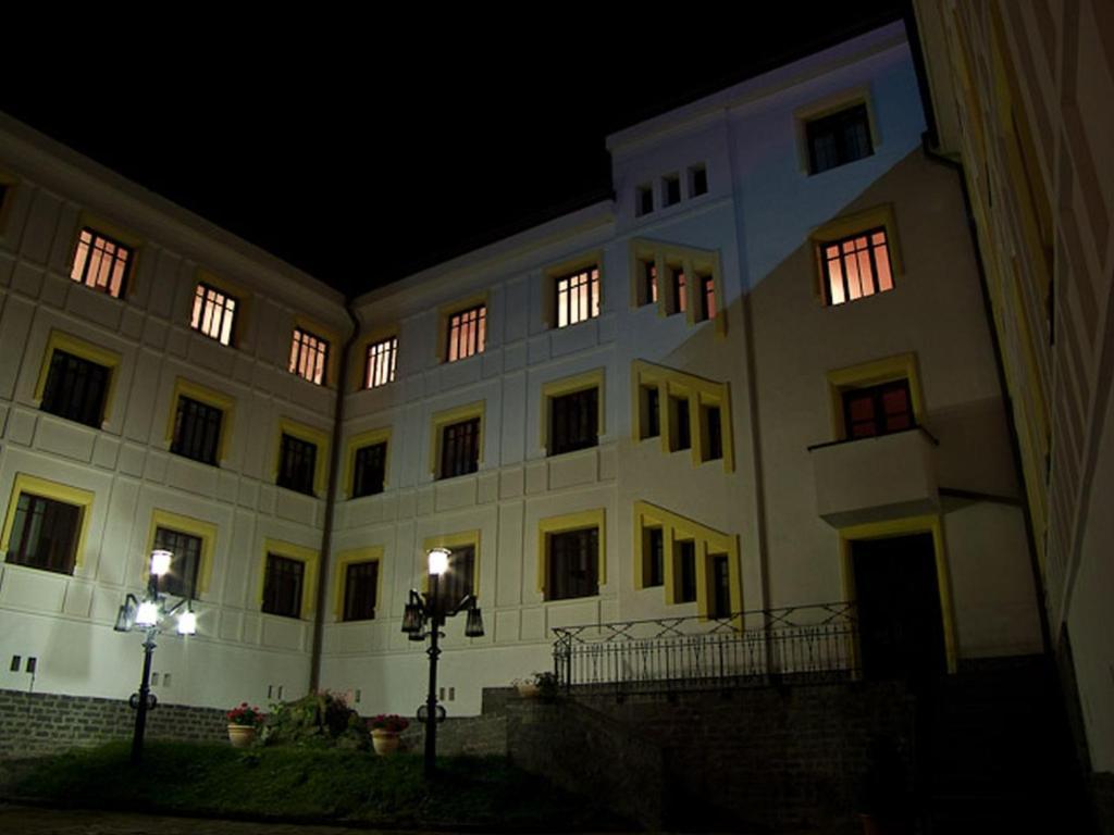 Hotel Castel Dracula Piatra Fantanele Bagian luar foto